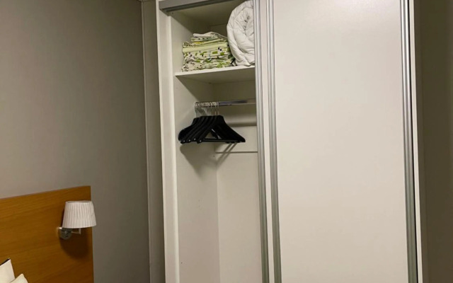 Дом у спа-центра и озера