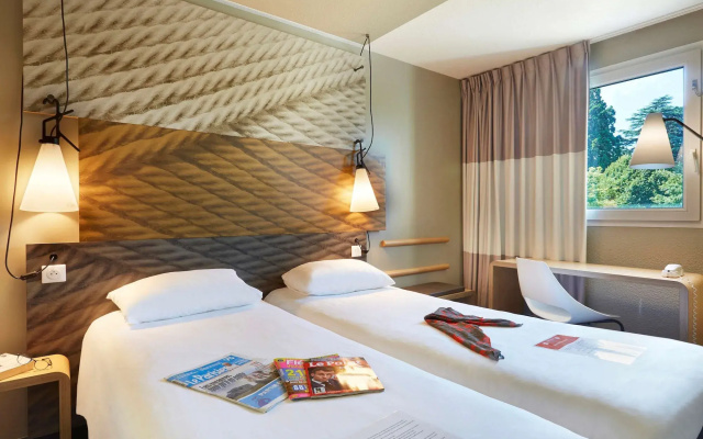 ibis Archamps Porte de Geneve