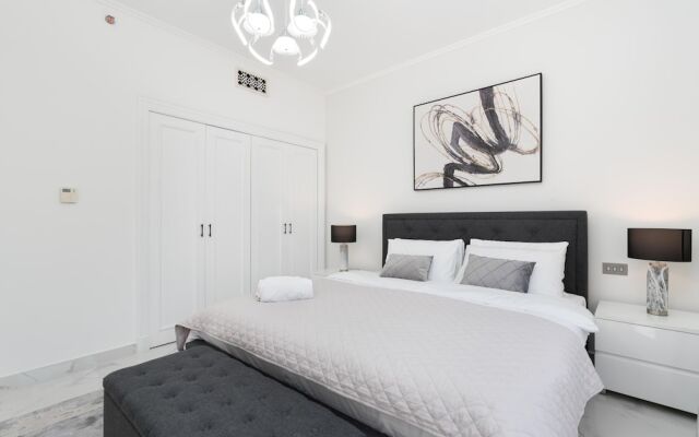 Downtown Beautiful 1bed with outdoor Garden