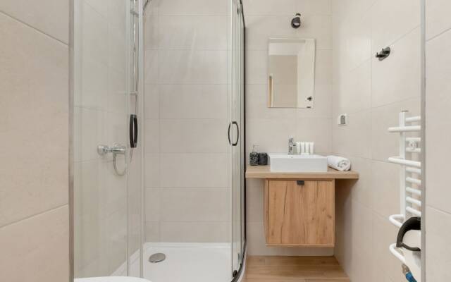 Boczna Apartment Near The Sea by Renters