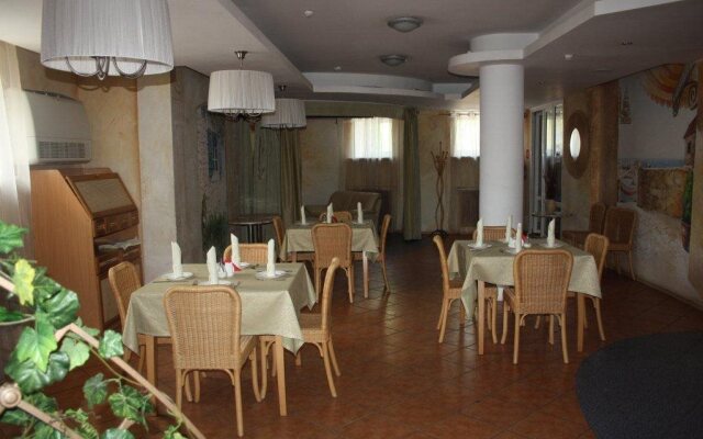 Ост-Вест Парк