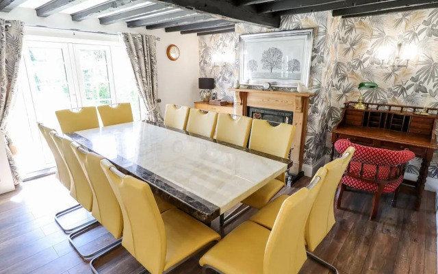 Holly Cottage
