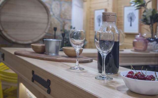 Villa Natural Wood