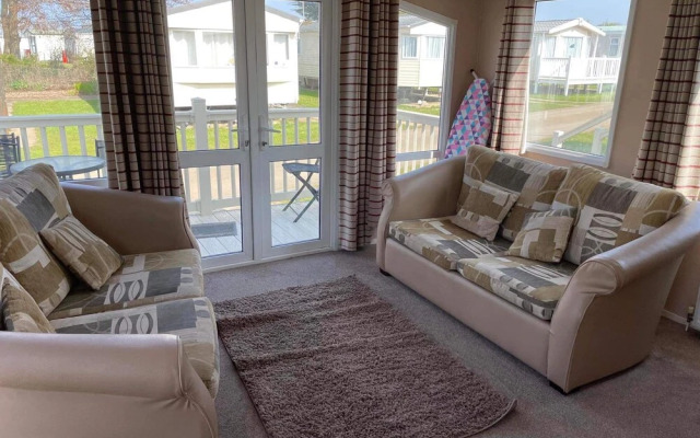 8 Berth Caravan at Manor Park Hunstanton Free Wifi