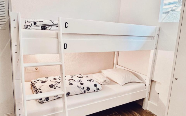 Lina Rooms