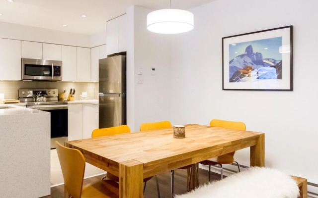 Ski in Out, Great Location, Free Shuttle Bus