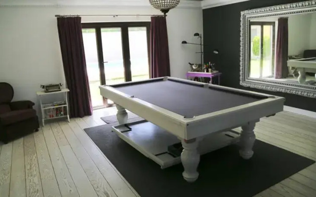 Beautiful Villa - 5 Bedrooms Near Sea and Golf