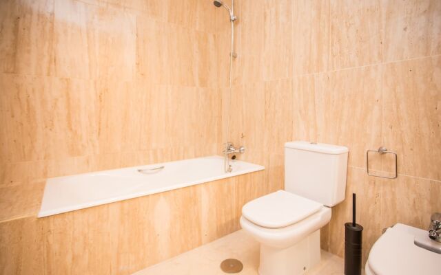 Santa Maria 2 Bed Apartment with Sea Views