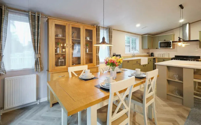 Host Stay Foxglove Lodge