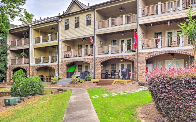 Charming Lake Oconee Retreat - Steps to Lake!