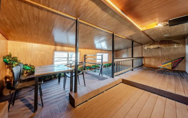 Gyeongju Palace Hanok Kids Pool Villa