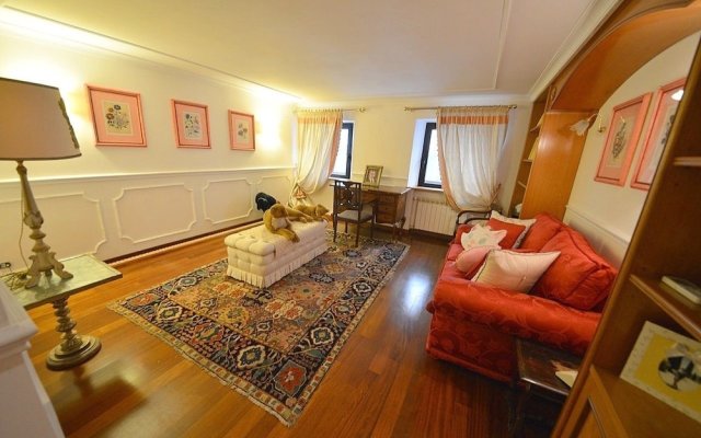 Prestigious Apartment Via Giulia