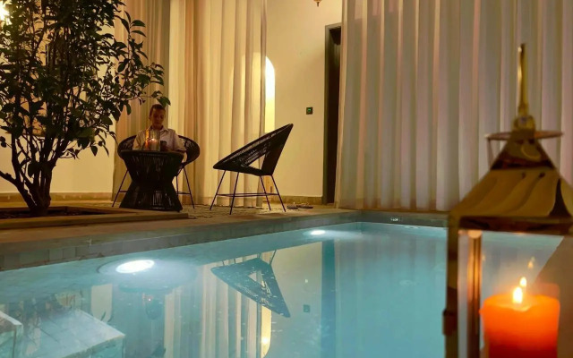 Riad Lakouas- Cannelle Room