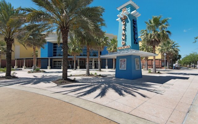 140 Feet To White Sandy Beaches! Newly Renovated! Pool! Grill!