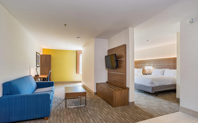 Holiday Inn Express Hotel & Suites Swansea by IHG
