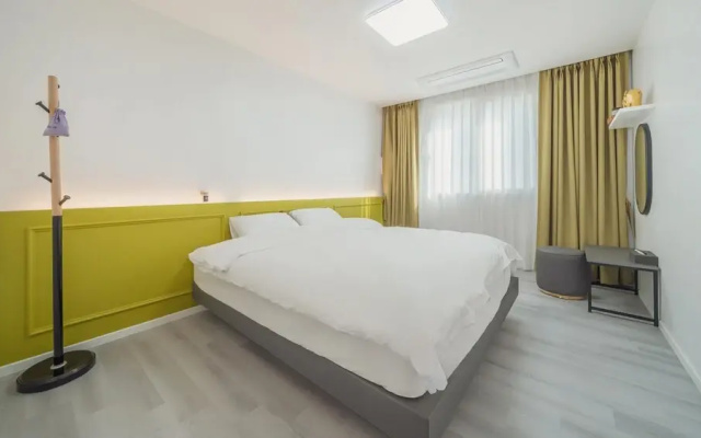 Pohang Etoile Poolvilla