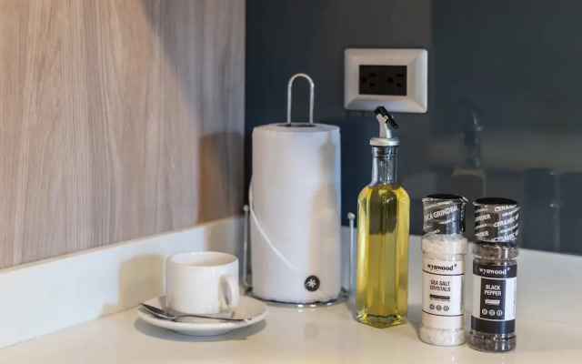 w Spacious 3BR w Outdoor Dining Terrace in Laureles