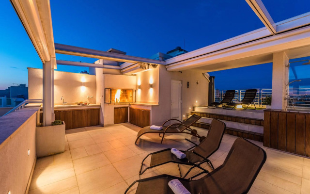 Penthouse with roof terrace