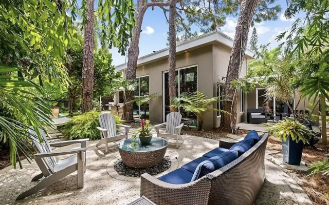 Wilton Manors Stunning Gated Oasis