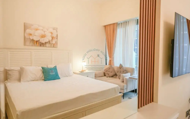 Yogi -  Azizi Riviera 18