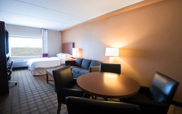Four Points by Sheraton Winnipeg South