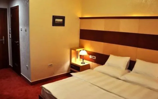 Hotel Marshal