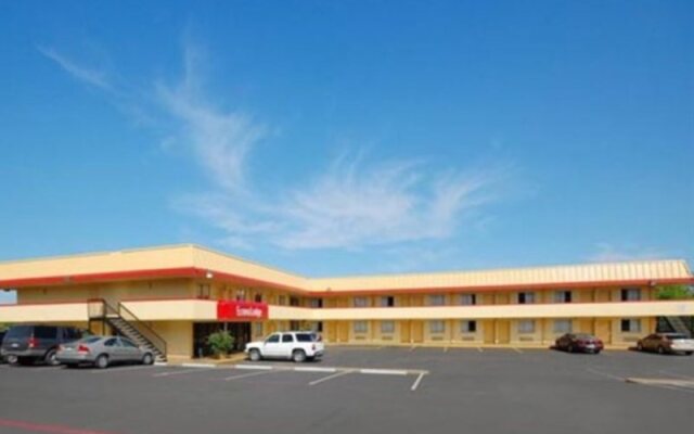 Econo Lodge Central