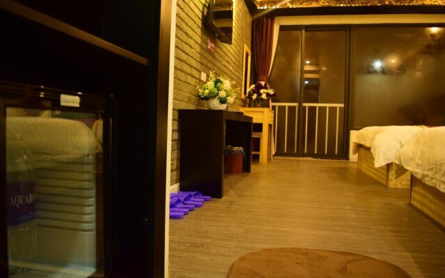 Phuong Nam Mountain View Hotel