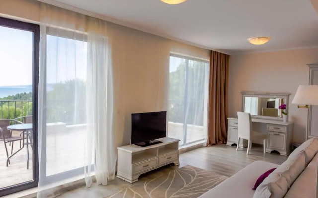 White Rock Castle Suite Hotel & SPA