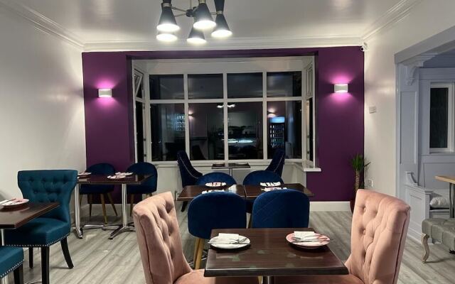 Atz&h Inn Hotel