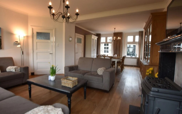 Spacious Farmhouse in Ijzendijke With Garden