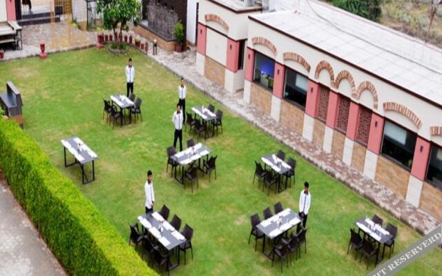 Imperial Plaza