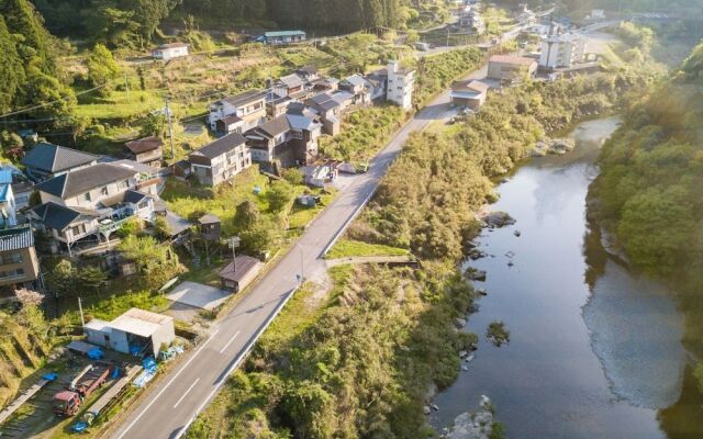 Guesthouse Momonga Village - Hostel