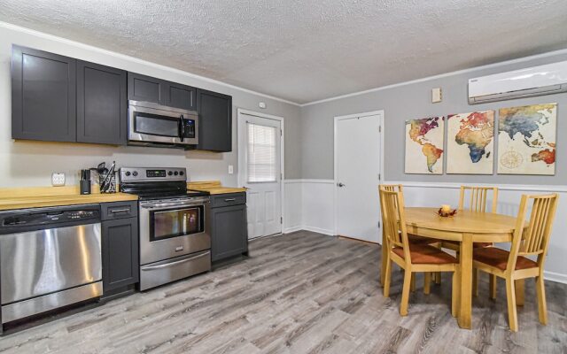 Cozy Mtn. Getaway in South Asheville