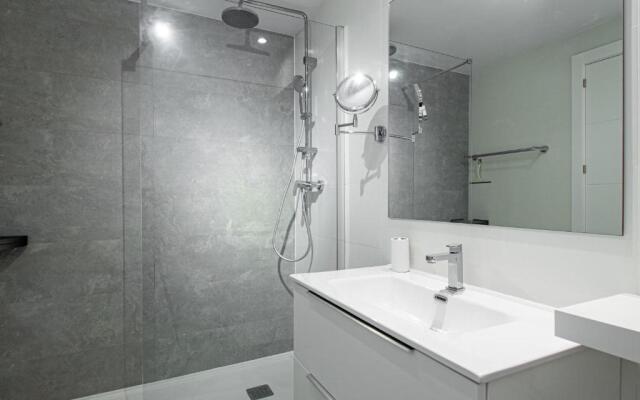 Via Celere 2348