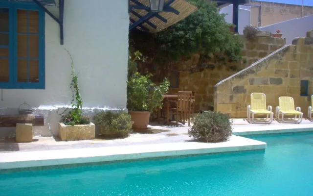 Spacious &comfortable, Traditional Villa- Large Private Pool, Terraces & Views