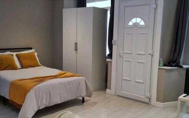 Beautiful 1-bed Studio in Burnley