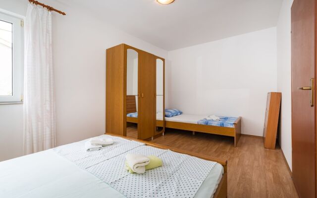 Nice Apartment Silvia 1 for 4 Persons
