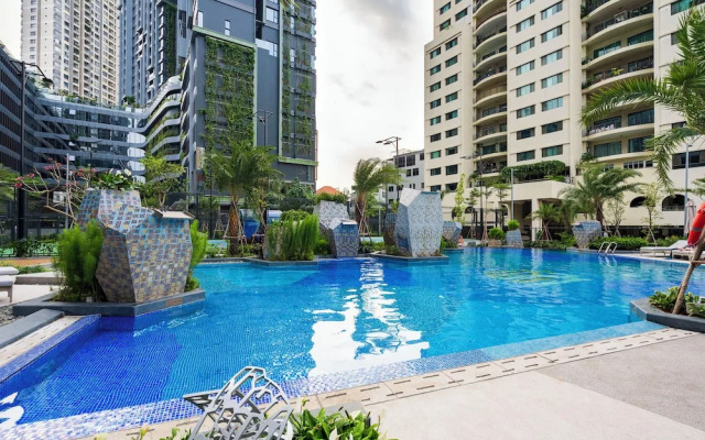 Lumiere Riverside Condo and Suite KHC