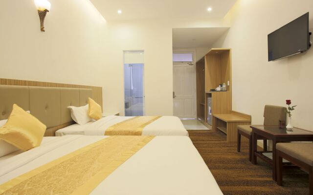 Red Palace Hotel