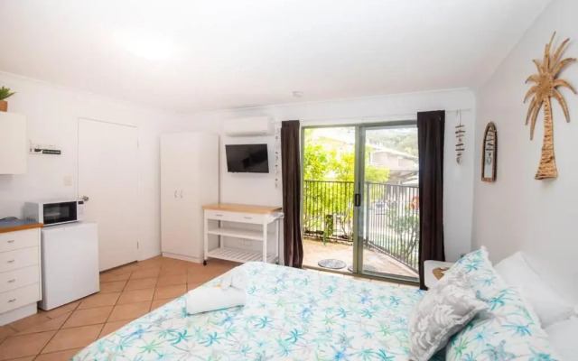 Gorgeous Studio + 100M To Beach + Pool