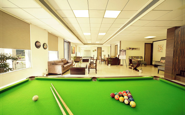 TreeHouse Sunrise Resort & Caravan Park