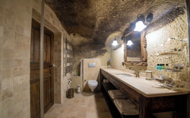 Shiraz Cave Cappadocia