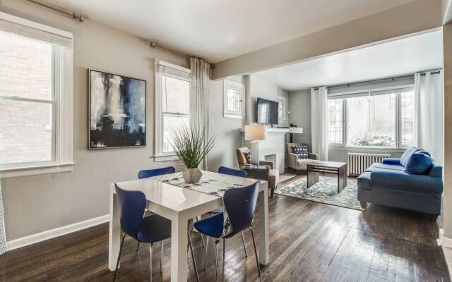 Great 6 Bedroom Peaceful Family Retreat in the University District