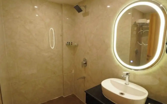 Hotel Naveena Grand