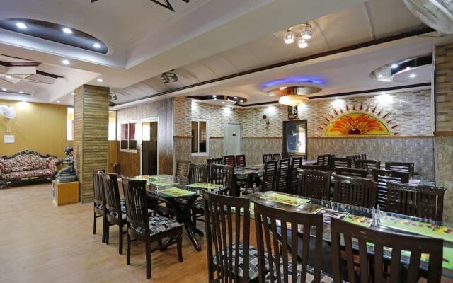 OYO Rooms 083 Near Laxman Jhoola