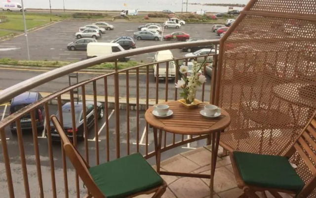 12 Monterey Court Self-Catering