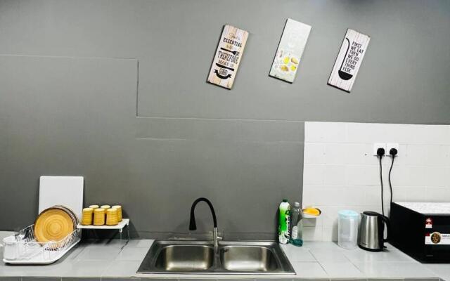 You&Me Corner Lot Homestay 17PAX