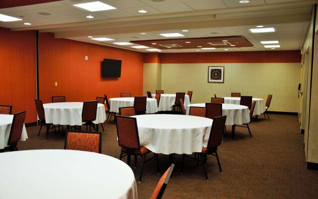 Hampton Inn & Suites Cincinnati/Uptown-University Area