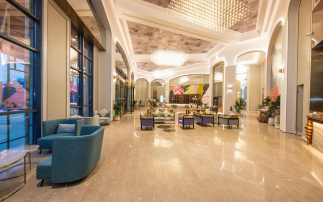 Mercure Hotel Xinyangdong Railway Station